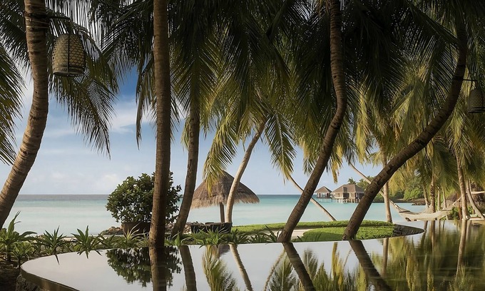 Kanifinolhu Island House | One&Only Reethi Rah, Water Villa King Pool!