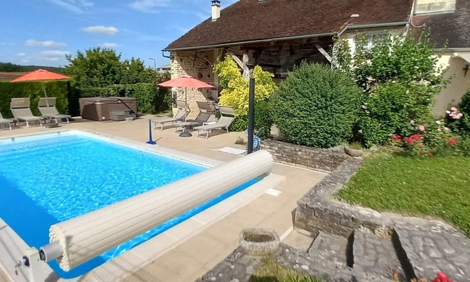 Roffey House | Only for you : house 4 * near Chablis 2h Paris, private heated pool, SPA, air c