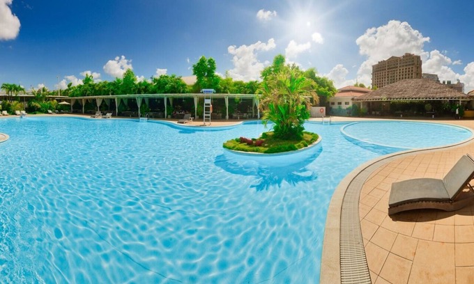 Dupont House | Only six miles from the airport!