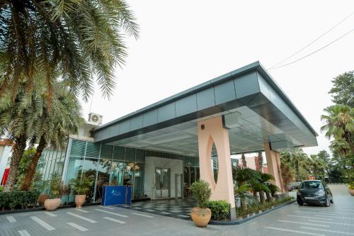 Chhatarpur Hotel | Oodles Hotel Chhattarpur South Delhi