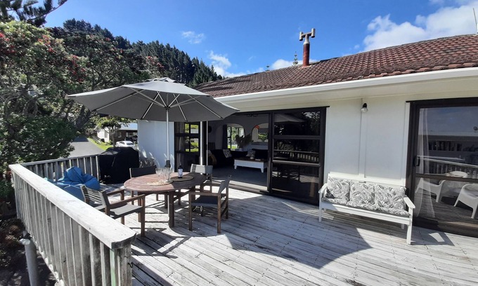 Opito Bay House | Opito Sea'scape - Opito Bay Holiday Home