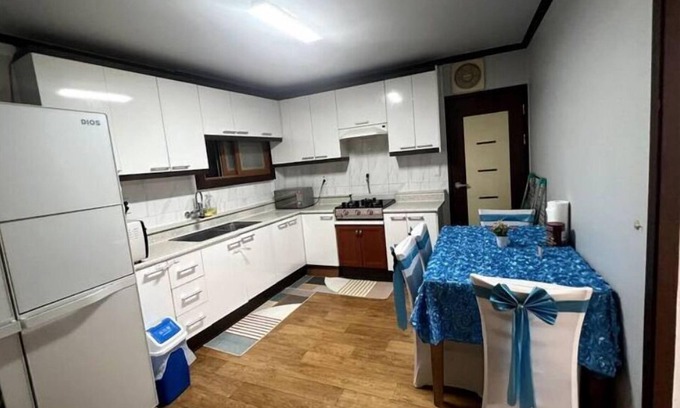 Pyeongtaek Apartment | Opp walk-in gate Cp Humphreys, Int'l restaurants & health institutions. nnn