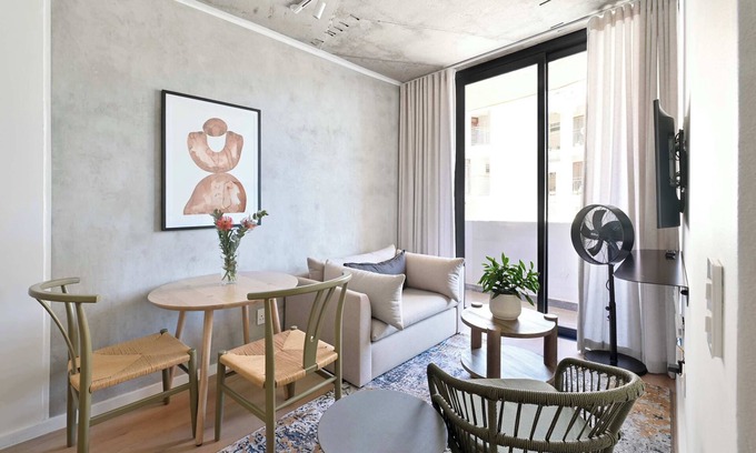 Three Anchor Bay Apartment | Optimum One Bedroom Apartments