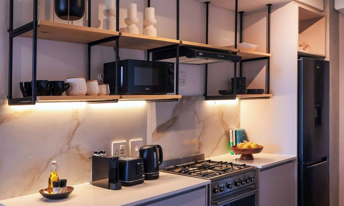 Three Anchor Bay Apartment | Optimum One Bedroom Apartments