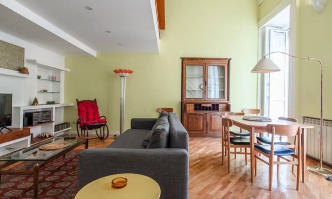 Quartieri Spagnoli Apartment | Orabon Suite By Dimorra
