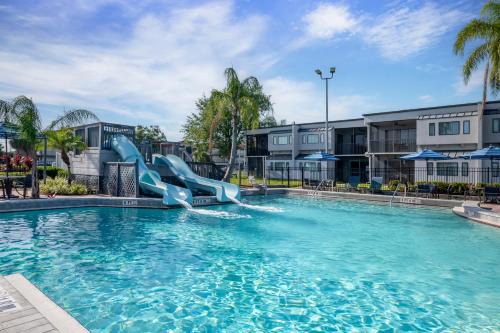 West Kissimmee Resort | Orbit One Vacation Villas