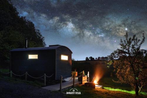Cattistock Apartment | Orchard retreat off grid shepherds huts in Dorset