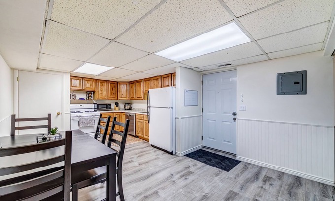 Scera Park South Apartment | Orem Lower Level Apartment w/Hot Tub access! 6 minutes to Provo Canyon