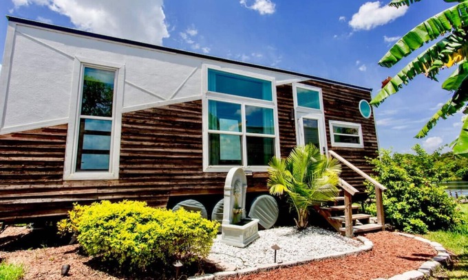Northwest Orlando House | Orlando Venice- A Lakefront Tiny House