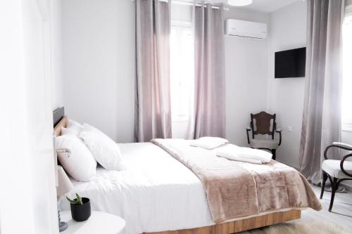 Agria House | Orsiida deluxe garden house & superior garden apartment Agria