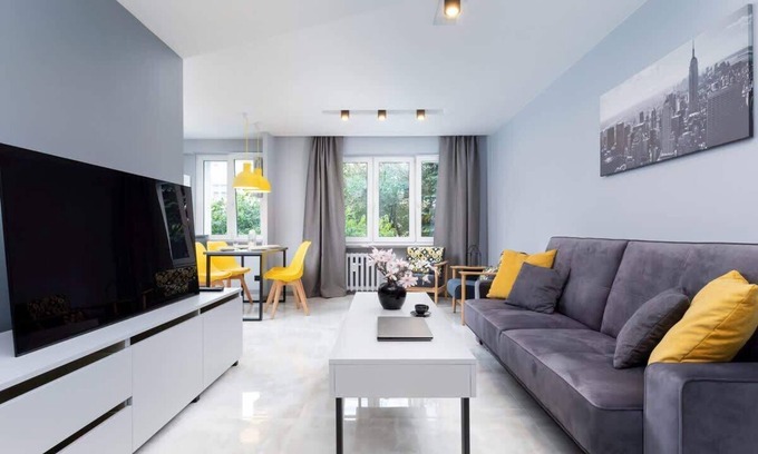 Nowe Miasto Apartment | Os. Piastowskie 33 | Stylish Apartment | Balcony