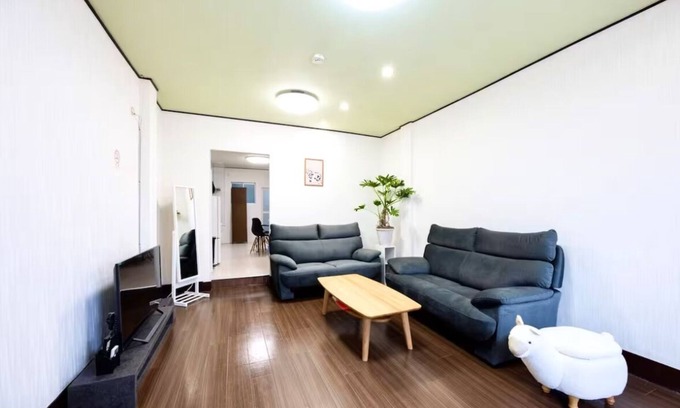 Tennoji House | Osaka Travel - Private house rental - Can accommodate up to 12 people - 4 minutes to Dotonbori Namba by subway - Right next to Tsuruhashi Station