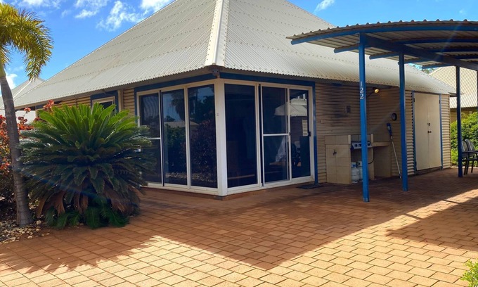 Exmouth Villa | Osprey Holiday Village Unit 122/2 Bedroom apartment in complex with a pool