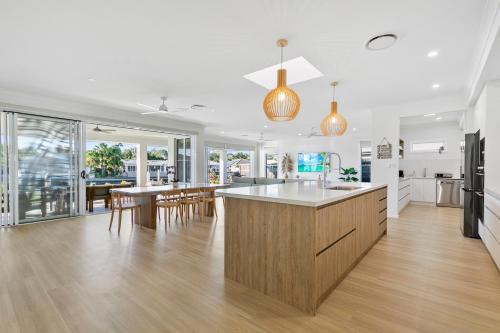 Banksia Beach House | Osprey Oasis