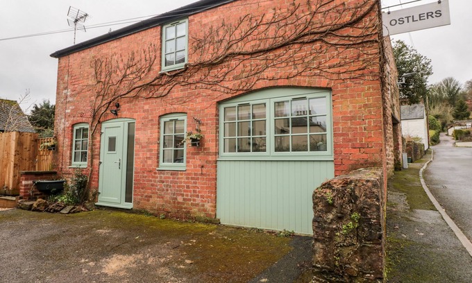 Mitcheldean House | OSTLERS, pet friendly, character holiday cottage in Mitcheldean
