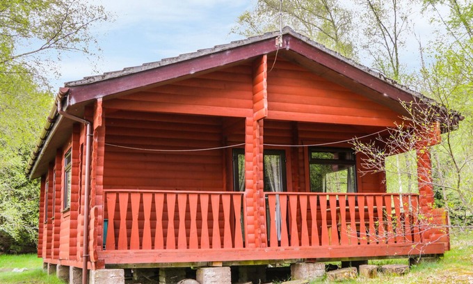 Marybank Cottage | OTTER LODGE, pet friendly, with a garden in Strathpeffer