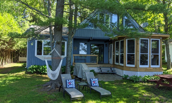 Torrance Cottage | Our 4 bedroom 2 Bathroom Lakefront Cottage in the Heart of Muskoka