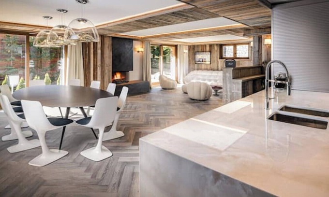 Meribel Village Ski Chalet | Ours Rouge- Beautiful Chalet in Meribel Village