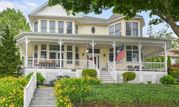 Town of Milo House | Our Happy Retreat: "Finger Lakes Reunions on Keuka Lake! Pet Friendly + Hot Tub!"