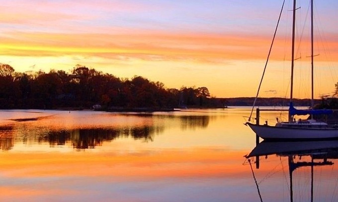Lake Shore House | Our Home on the Cove: waterfront, peaceful, wooded, comfy, family friendly