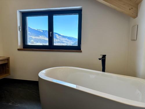 Hollersbach im Pinzgau Apartment | Our's Living Penthouse - private Sauna - near Kitzbüheler Alpen ski lift