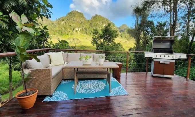 Lares House | Outdoor Cinema, Tank Tubs & River Access