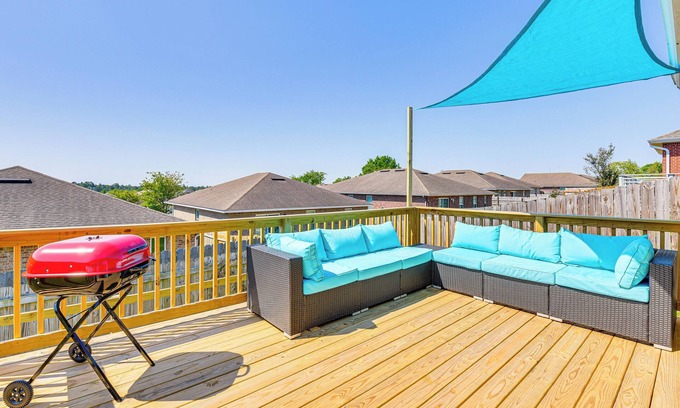 Milton House | Outdoor Entertaining Space: Family Home in Milton