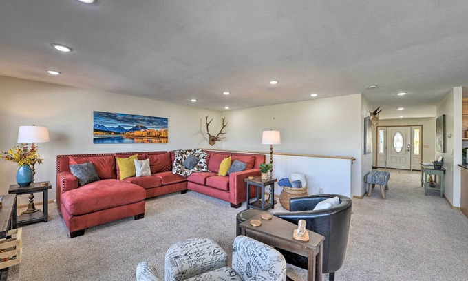 Lander House | Outdoor Enthusiasts' Retreat w/Hot Tub, Deck