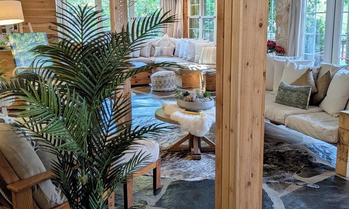 Barton Heights House | Outdoor in Winter HERE-SUP-Kayak-HIKE-bike-SWIM-foodie-park & city-GARDENS