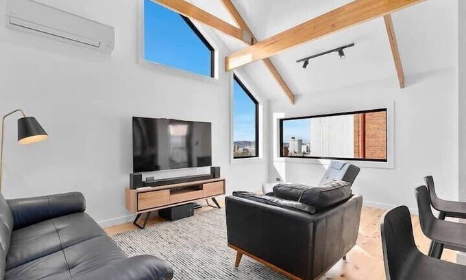 Hobart Central Business District House | Outstanding Quality Renovation, so close to CBD.