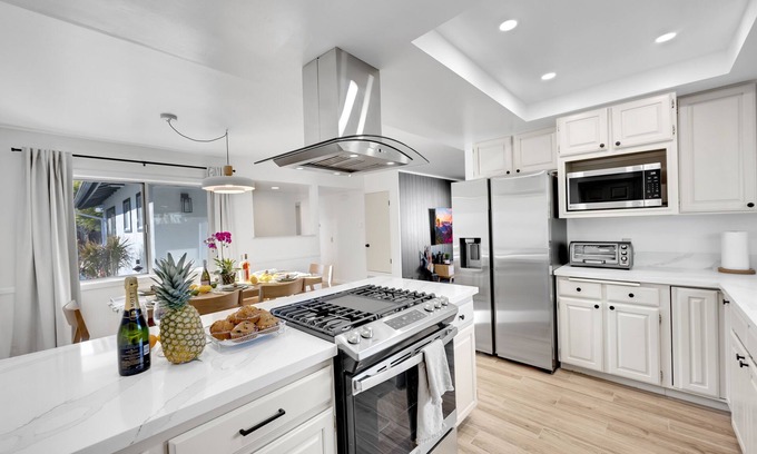 Azusa House | Outstanding Relaxing Quiet Azusa Vacation Oasis