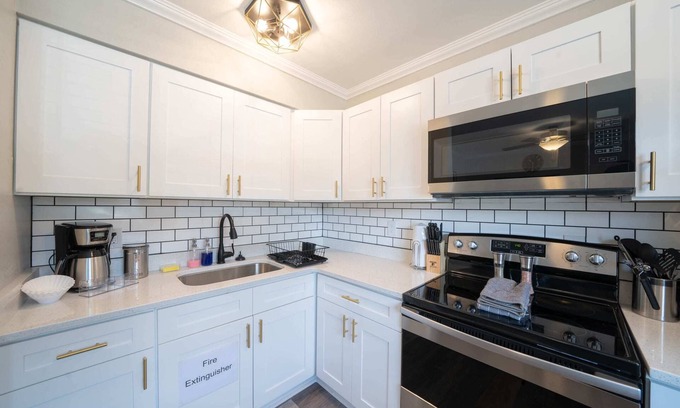 East Ocean View Apartment | OV Mosaic - Coconut Suite