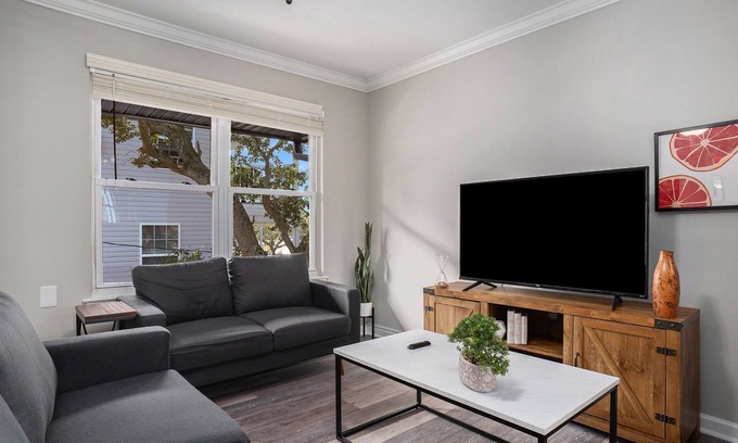 East Ocean View Apartment | OV Mosaic Dawn Suite