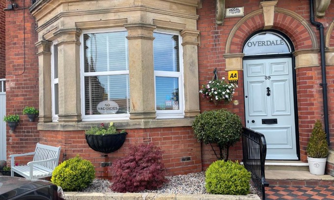 Whitby House | Overdale Guesthouse and Free Parking