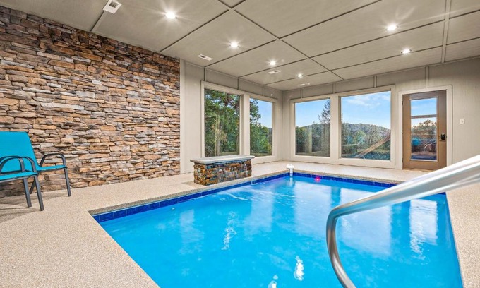 Gatlinburg - Pigeon Forge House | Overlook Swim Lodge - Indoor Heated Pool, 3 Decks, Hot Tub, Theatre, Game Room - Minutes to PF & Dollywood