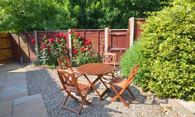 Holt House | Owl Cottage - Two Bedroom House, Sleeps 4