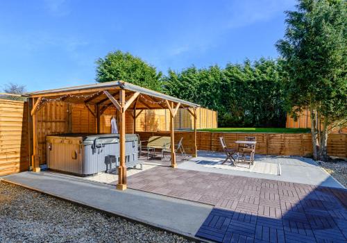 Kelmarsh Apartment | Oxendon Oasis- Luxury Hot Tub Retreat