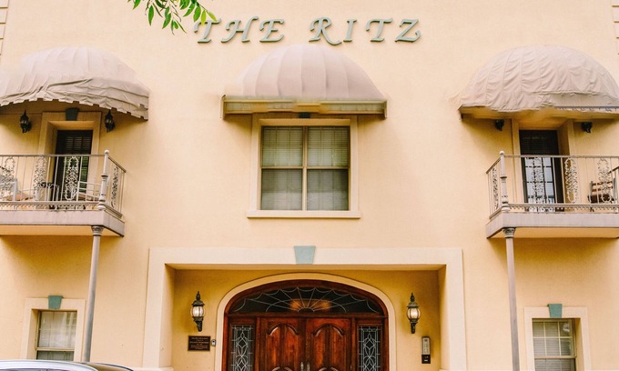 Oxford Apartment | OXFORD PRIME LOCATION/ON THE SQUARE! WALKING DISTANCE TO CAMPUS