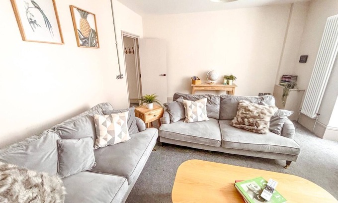 Southampton City Centre Apartment | Oxford Street Grand Apartment