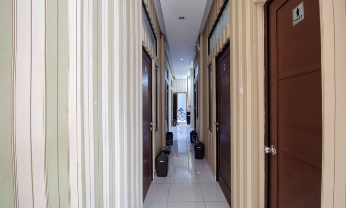 Karawang Hotel | OYO 3253 Sofia Residence