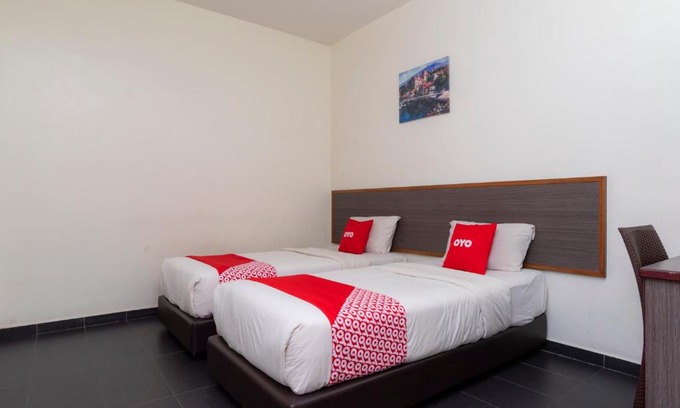 Mersing Hotel | OYO 44095 Bluewater Hotel (2)