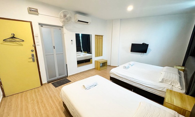 Mentakab Hotel | OYO 91010 Furich Hotel