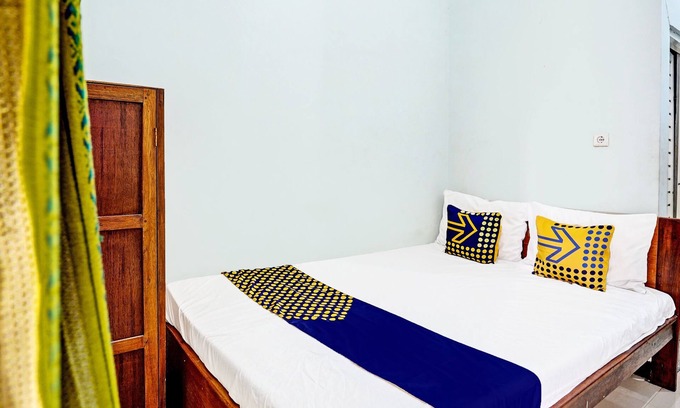 Linggajati Hotel | OYO 94022 Guest House Ayomi Syariah