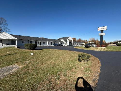 Danville Hotel | OYO Hotel Economy Inn US-29 Danville