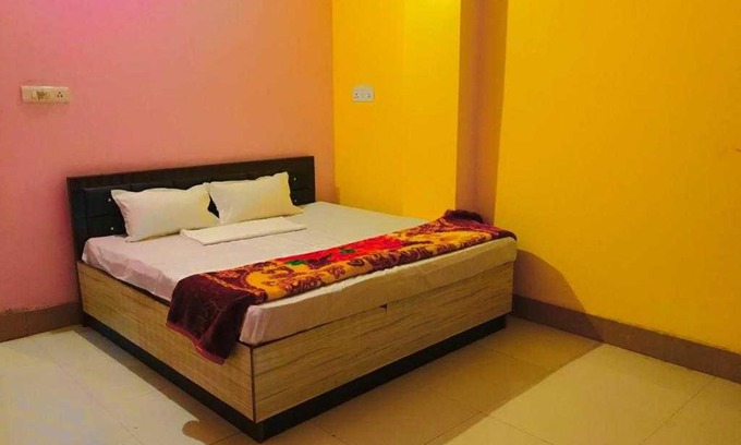 Kalyanpur Hotel | OYO Hotel Radhey Radhey