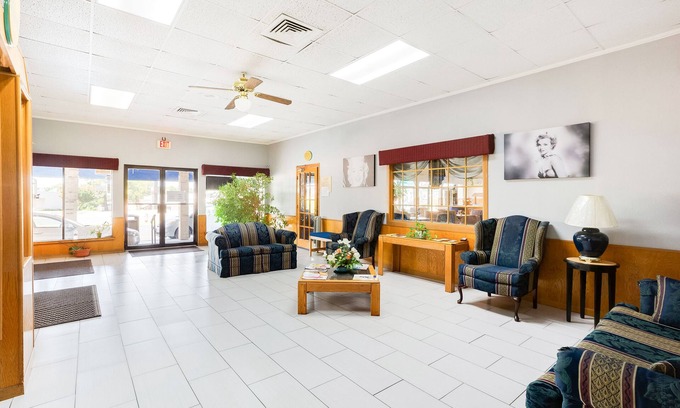 Tyler Hotel | OYO Hotel Tyler Lindale
