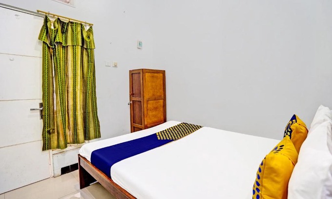 Mojokerto Hotel | OYO Life 91866 Paradise Ok Kost Syariah