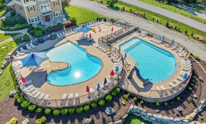 Hollister House | Ozark Mountain Lodge