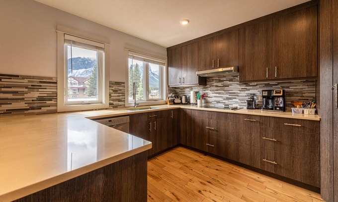 Teepee Town Condo | P1 - Private Hot Tub - 3 Bedroom Home - Mountain View