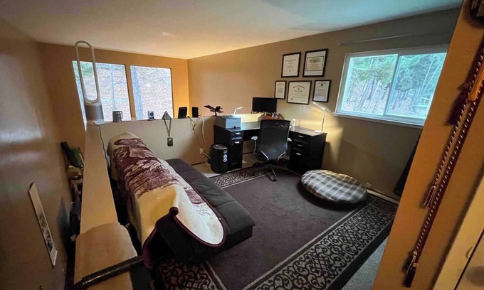 Linda Mar House | Pacifica - Coastal in Nature - 2BR/2BA + Loft, 1400 sq ft